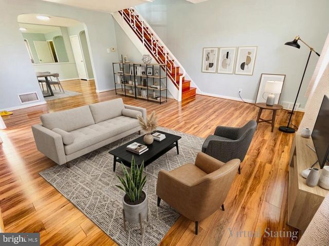 8136 FARNSWORTH ST, Philadelphia, PA 19152