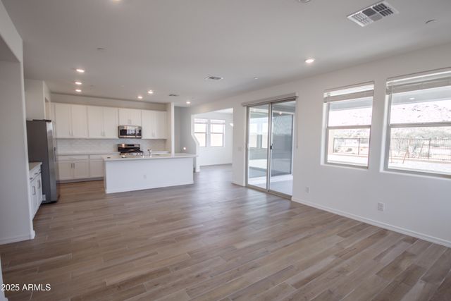 21326 W ROANOKE Avenue, Buckeye, AZ 85396