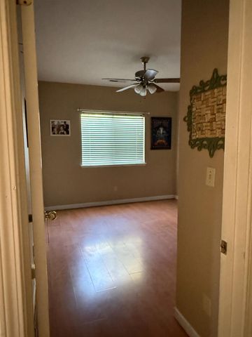 217 Castile Ln, Turlock, CA 95382