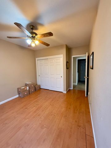 217 Castile Ln, Turlock, CA 95382