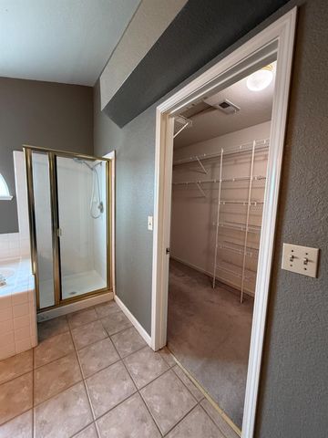 217 Castile Ln, Turlock, CA 95382