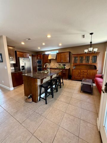 217 Castile Ln, Turlock, CA 95382