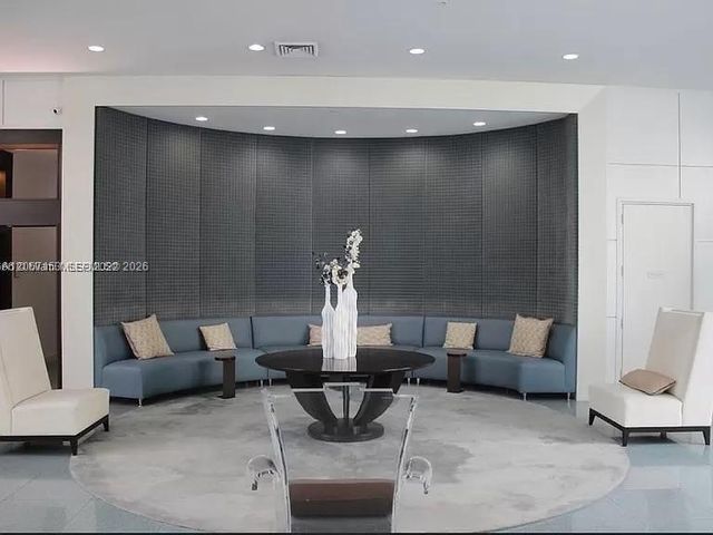 18800 NE 29th Avenue 427, Aventura, FL 33180