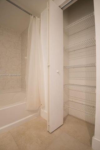 18800 NE 29th Avenue 427, Aventura, FL 33180