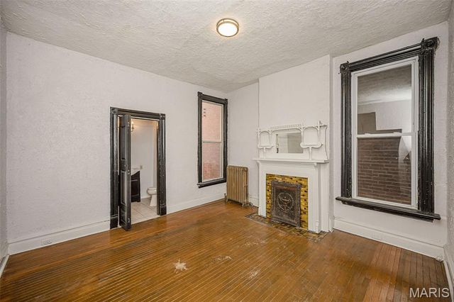 4371 W Belle Place, St Louis, MO 63108