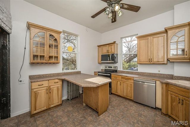 4371 W Belle Place, St Louis, MO 63108