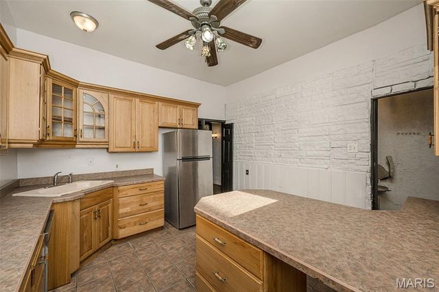 4371 W Belle Place, St Louis, MO 63108