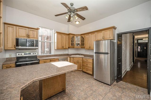 4371 W Belle Place, St Louis, MO 63108