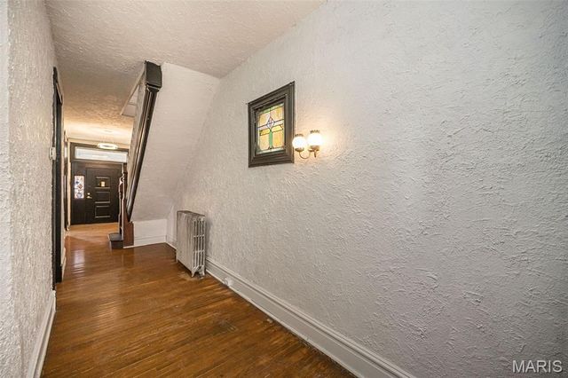 4371 W Belle Place, St Louis, MO 63108