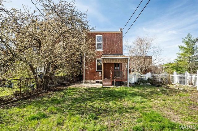 4371 W Belle Place, St Louis, MO 63108