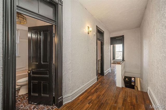 4371 W Belle Place, St Louis, MO 63108