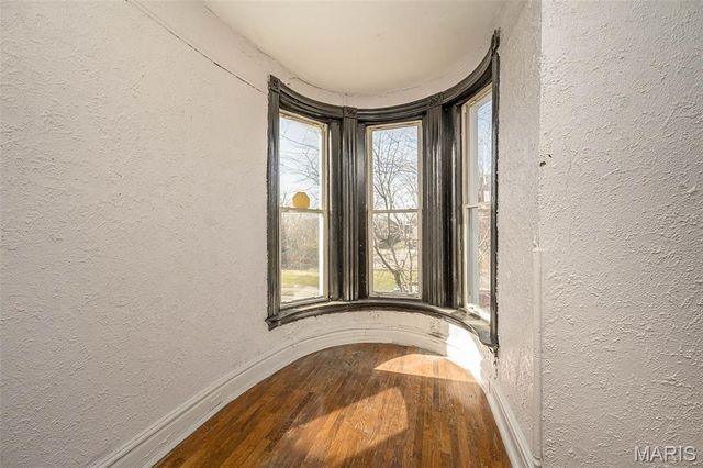 4371 W Belle Place, St Louis, MO 63108