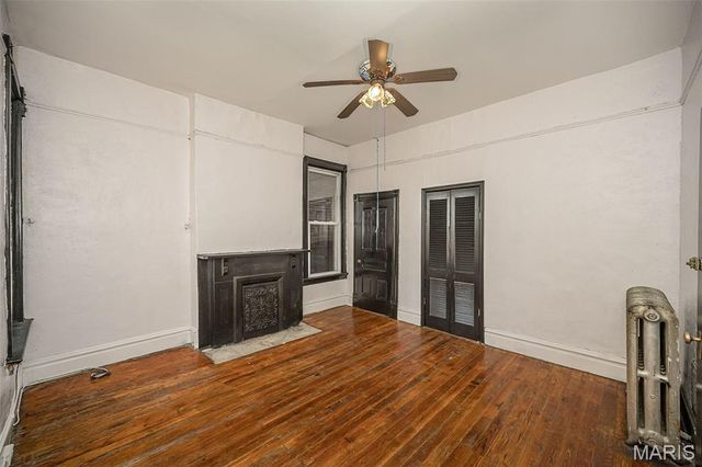 4371 W Belle Place, St Louis, MO 63108