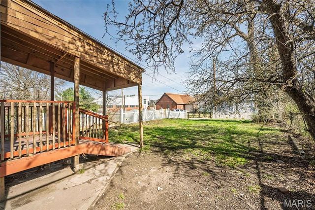 4371 W Belle Place, St Louis, MO 63108