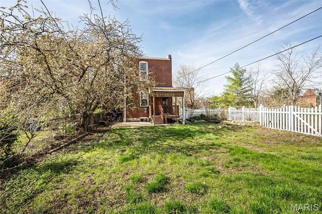 4371 W Belle Place, St Louis, MO 63108