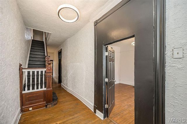 4371 W Belle Place, St Louis, MO 63108