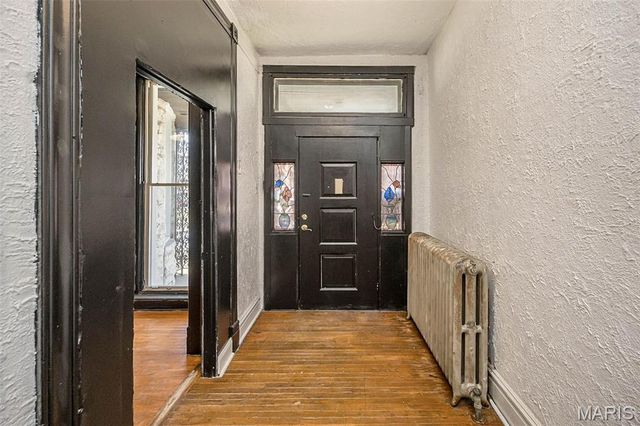 4371 W Belle Place, St Louis, MO 63108