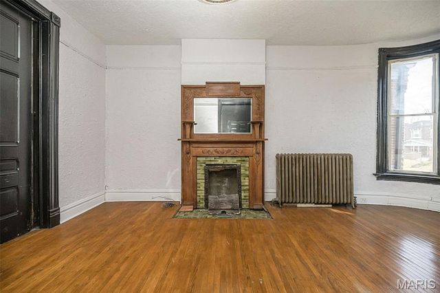 4371 W Belle Place, St Louis, MO 63108