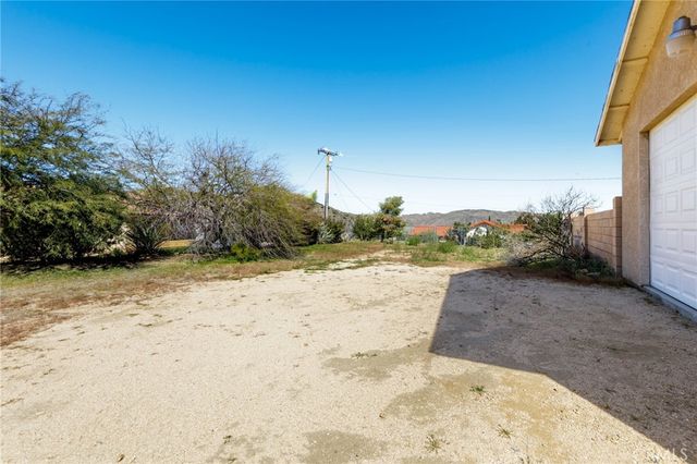 8444 Acoma Trail, Yucca Valley, CA 92284