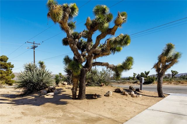 8444 Acoma Trail, Yucca Valley, CA 92284