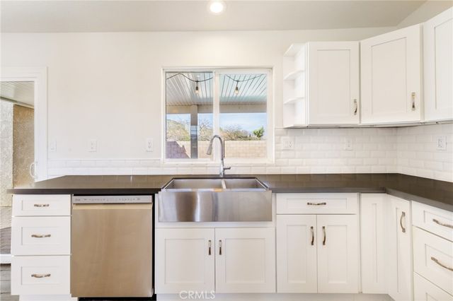 8444 Acoma Trail, Yucca Valley, CA 92284