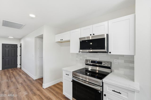 10537 W LA JOLLA Drive, Sun City, AZ 85351