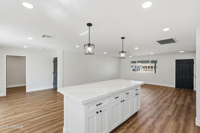 10537 W LA JOLLA Drive, Sun City, AZ 85351