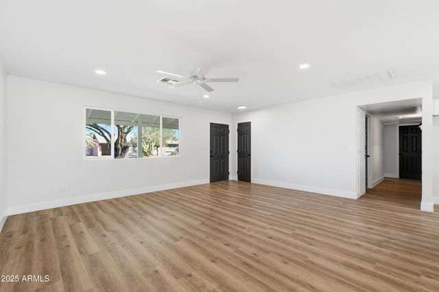 10537 W LA JOLLA Drive, Sun City, AZ 85351