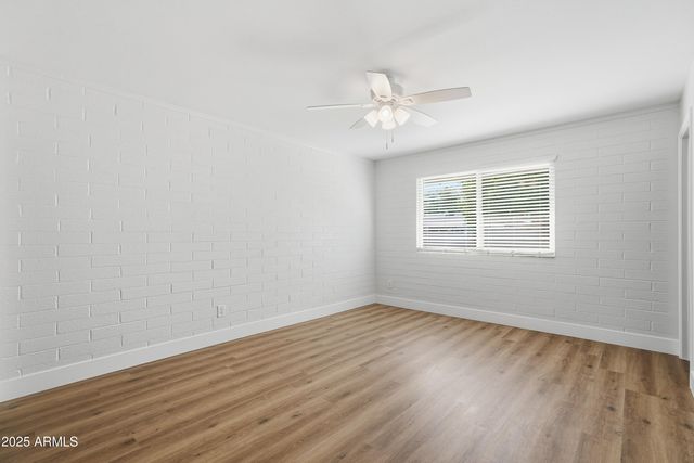 10537 W LA JOLLA Drive, Sun City, AZ 85351