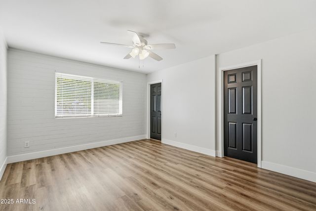 10537 W LA JOLLA Drive, Sun City, AZ 85351