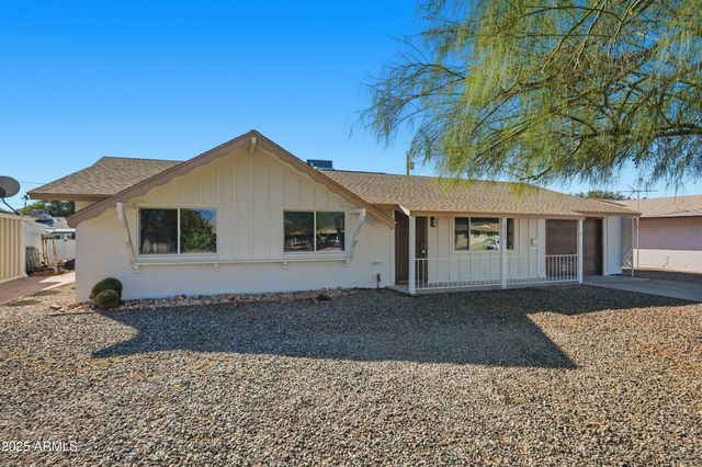 10537 W LA JOLLA Drive, Sun City, AZ 85351