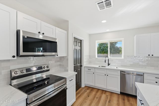 10537 W LA JOLLA Drive, Sun City, AZ 85351