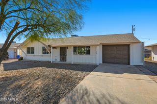 10537 W LA JOLLA Drive, Sun City, AZ 85351