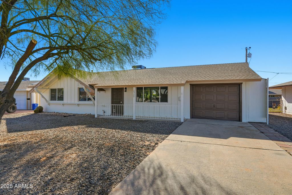 10537 W LA JOLLA Drive, Sun City, AZ 85351