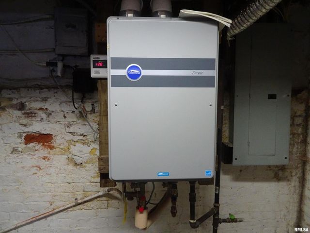 522 N STATE Street, Geneseo, IL 61254