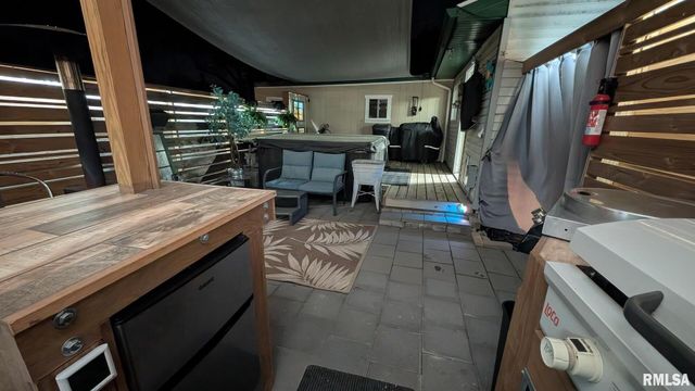 522 N STATE Street, Geneseo, IL 61254