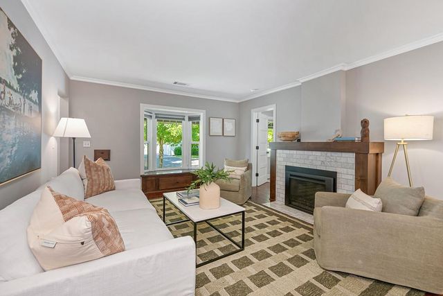 3930 N St, Sacramento, CA 95816
