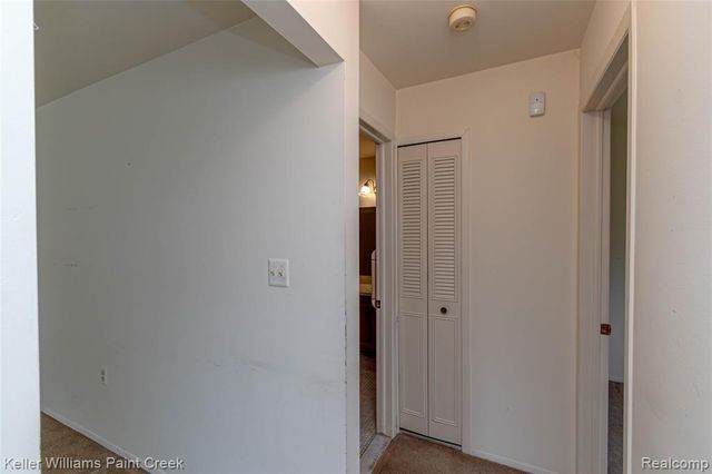 31980 Mark Adam Lange 12, Warren, MI 48093