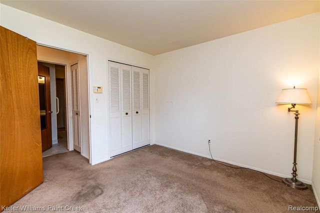 31980 Mark Adam Lange 12, Warren, MI 48093
