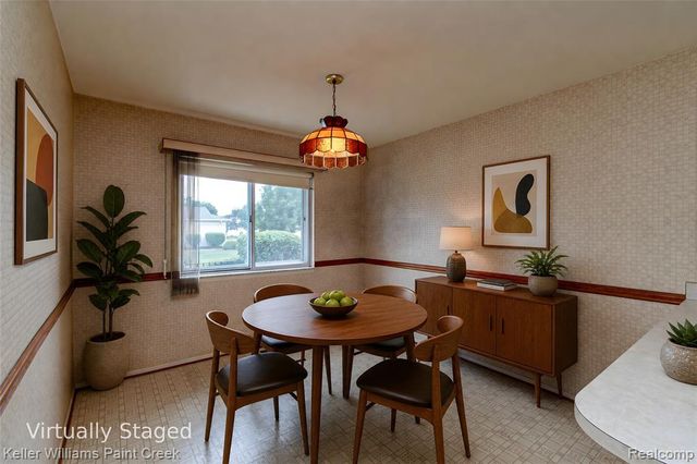 31980 Mark Adam Lange 12, Warren, MI 48093