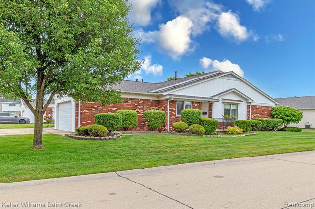 31980 Mark Adam Lange 12, Warren, MI 48093