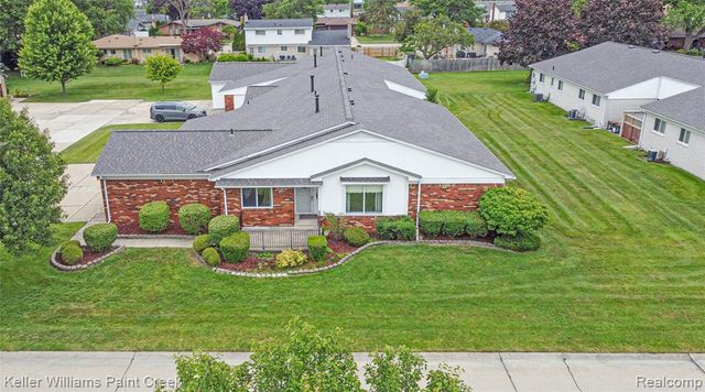 31980 Mark Adam Lange 12, Warren, MI 48093