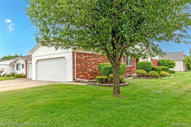 31980 Mark Adam Lange 12, Warren, MI 48093