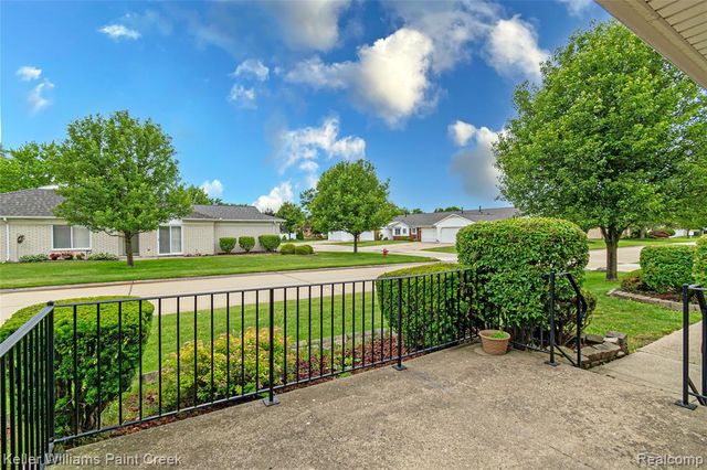 31980 Mark Adam Lange 12, Warren, MI 48093