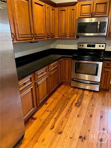 555 E Harris Street, Savannah, GA 31401