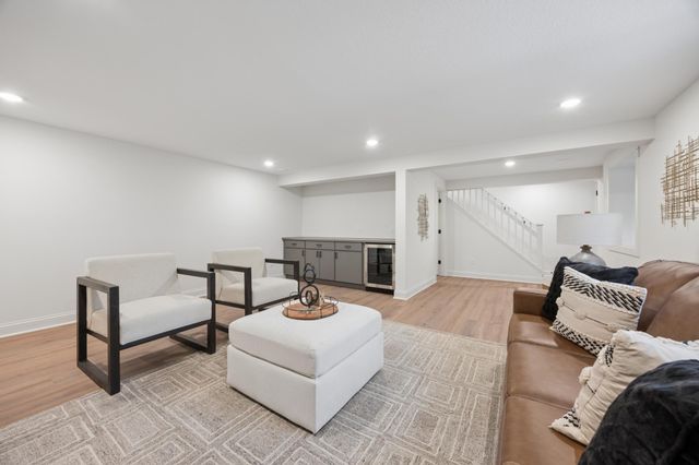 125 Oakwood Road, Hopkins, MN 55343