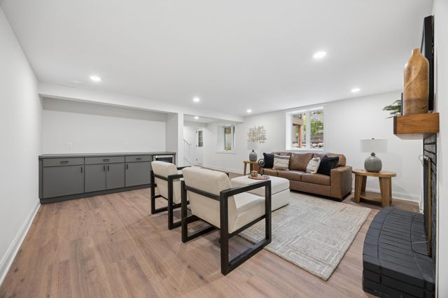 125 Oakwood Road, Hopkins, MN 55343