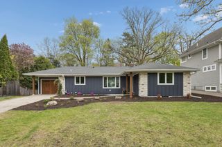 125 Oakwood Road, Hopkins, MN 55343