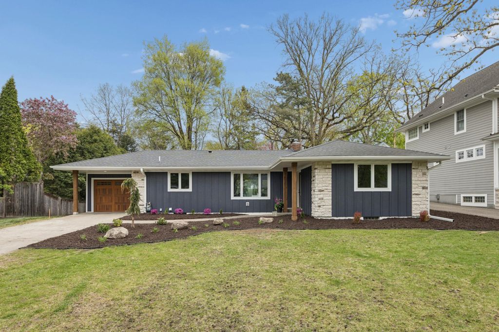 125 Oakwood Road, Hopkins, MN 55343