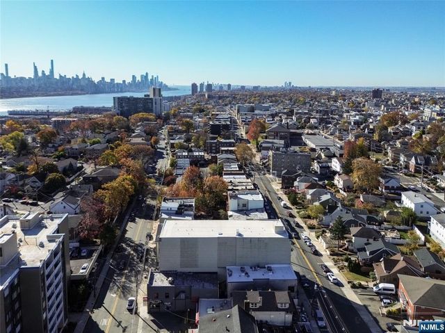 448 Palisade Avenue, Cliffside Park, NJ 07010